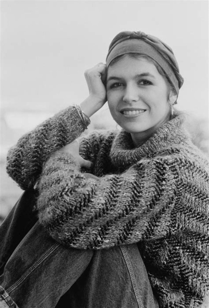 Finola Hughes Net Worth